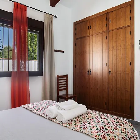 Mendoza Olivo * Conil De La Frontera